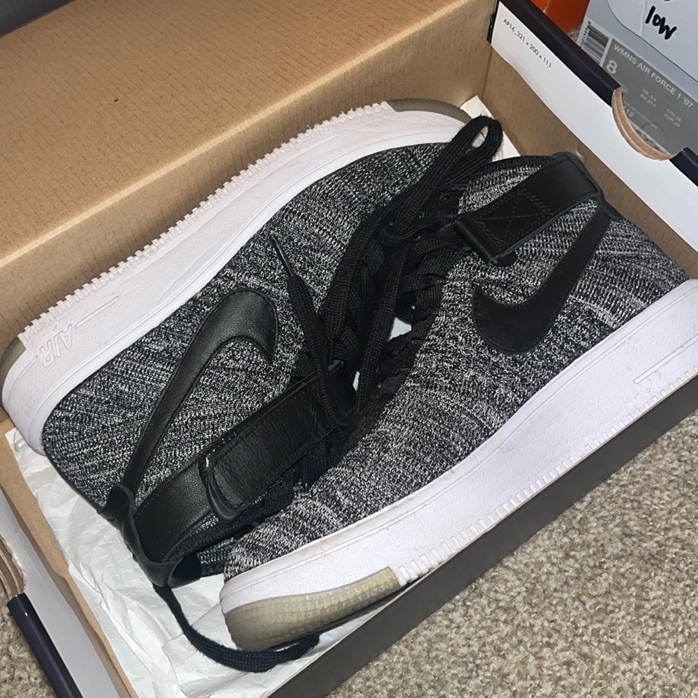 Nike Air Force 1 Flyknit (8W)